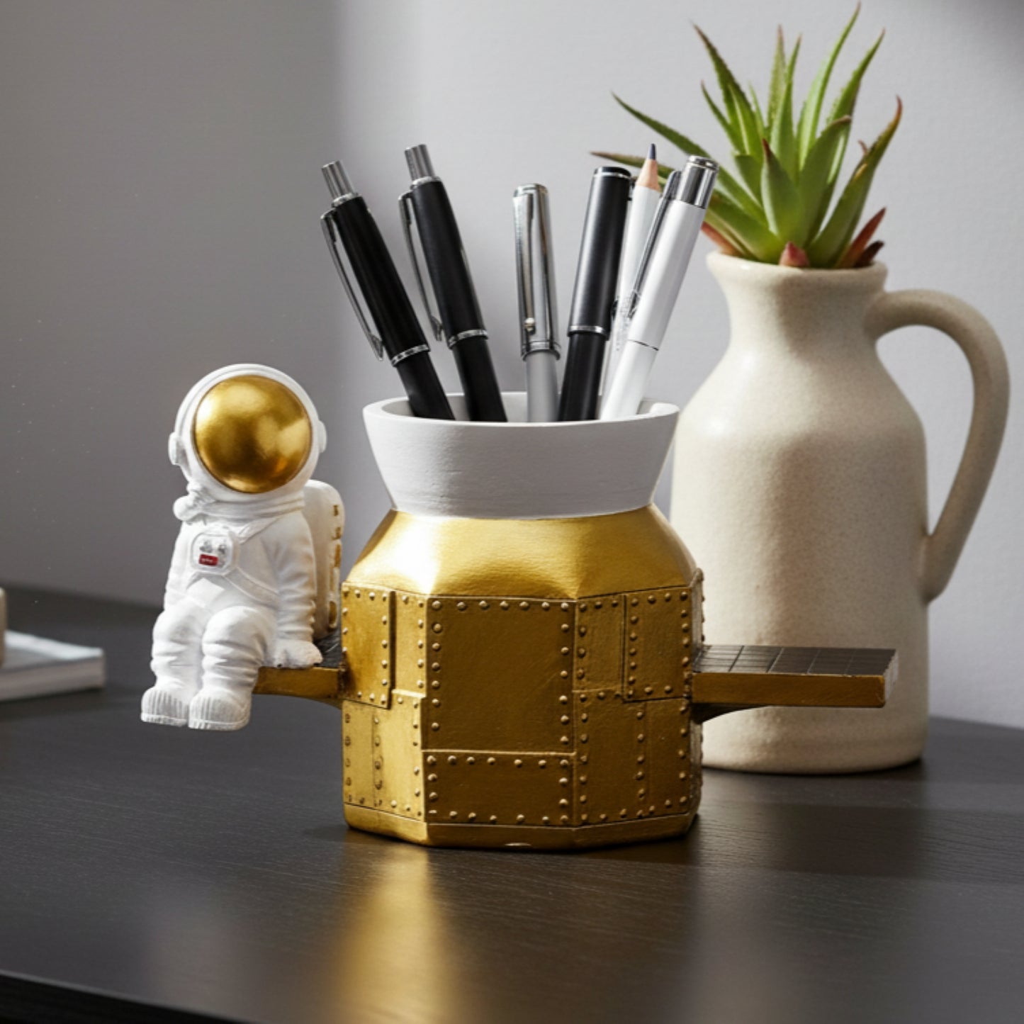 Astronaut Stationery & Pen Holder