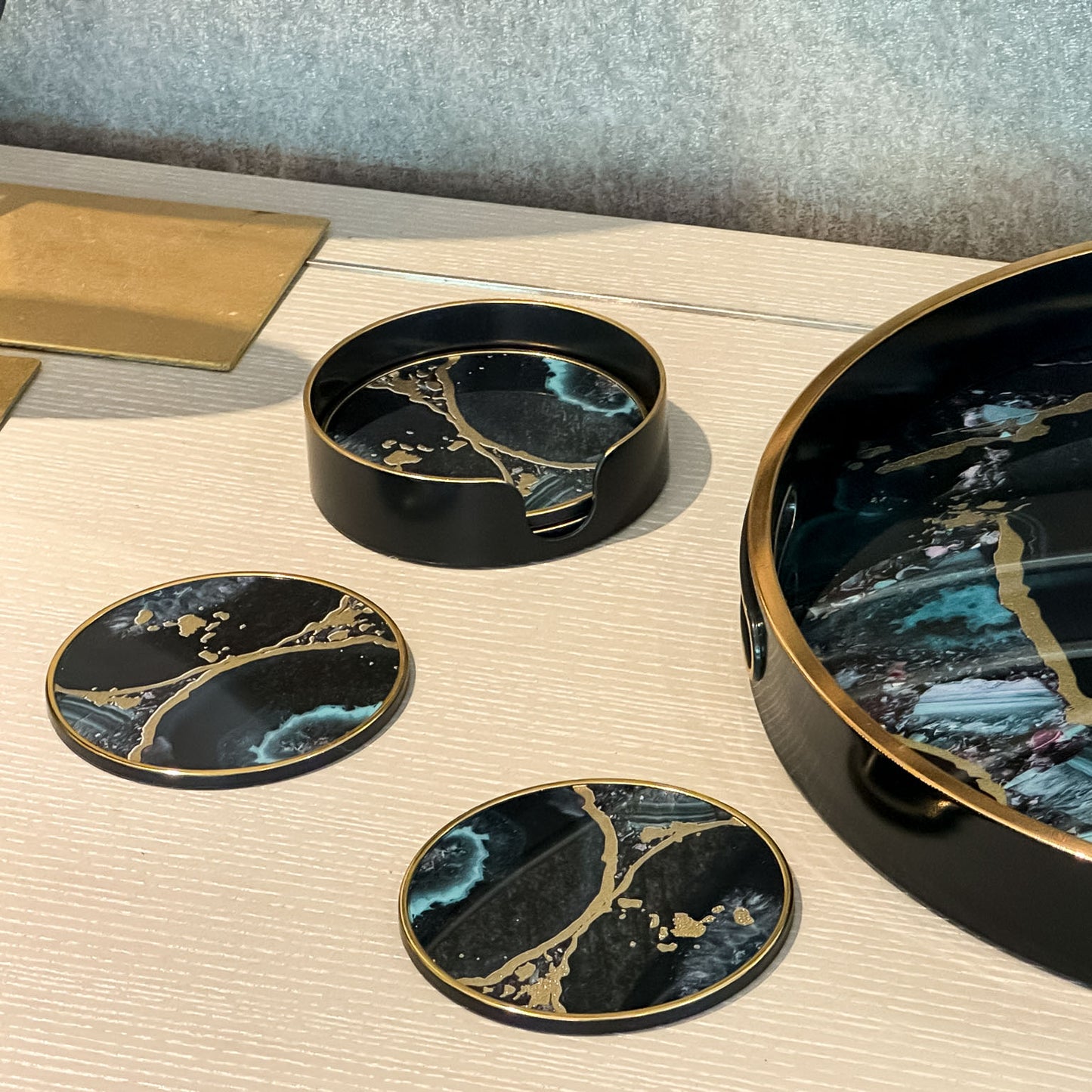 Round Agate Theme Tray and Drink Coasters Set